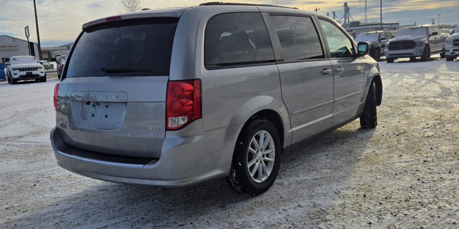 (SOLD) 2017 Dodge Grand Caravan SXT