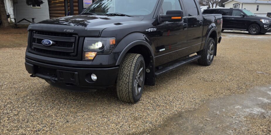 2014 FORD F-150 FX4 CREW CAB 4WD (one owner)