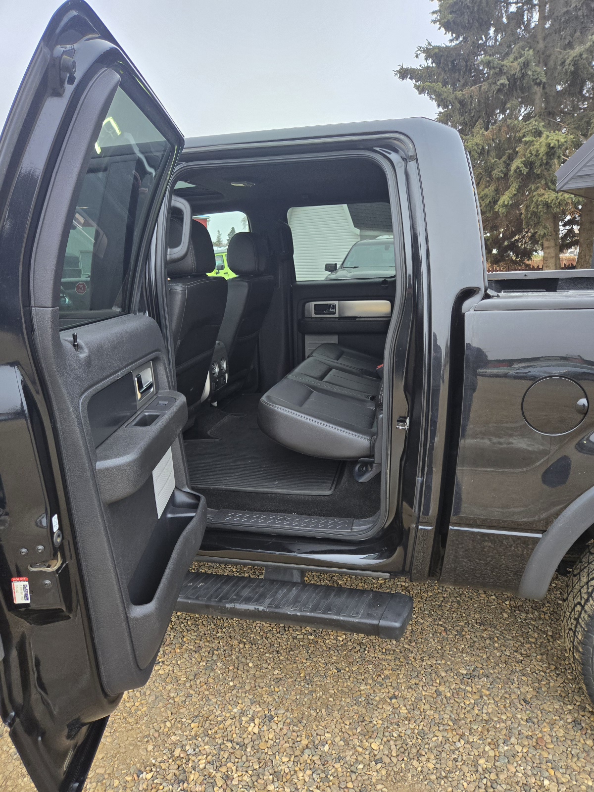 2014 FORD F-150 FX4 CREW CAB 4WD (one owner)