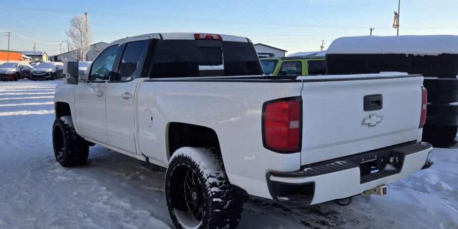 (SOLD) 2018 CHEVROLET SILVERADO 1500 LT 4WD (Low KM)