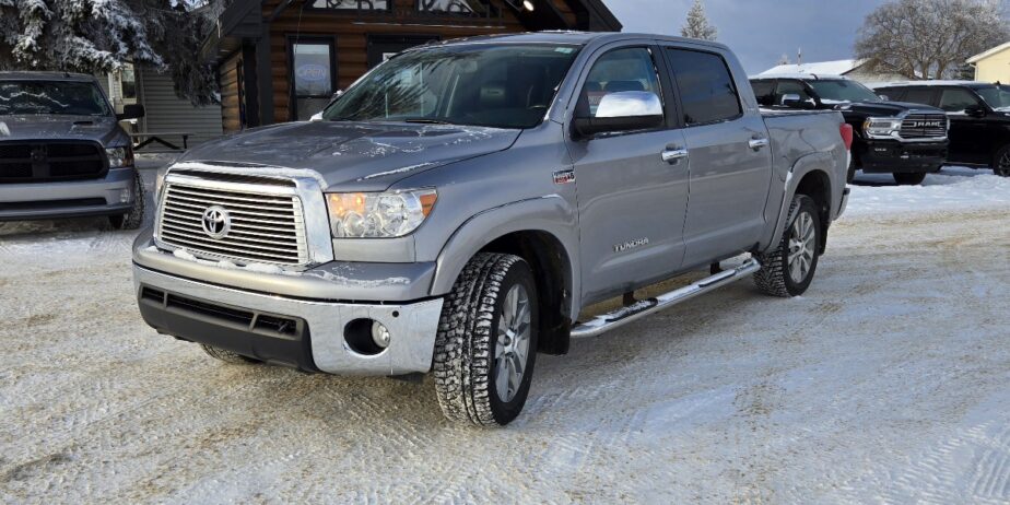 (Consignment) 2012 Toyota Tundra (Low km)