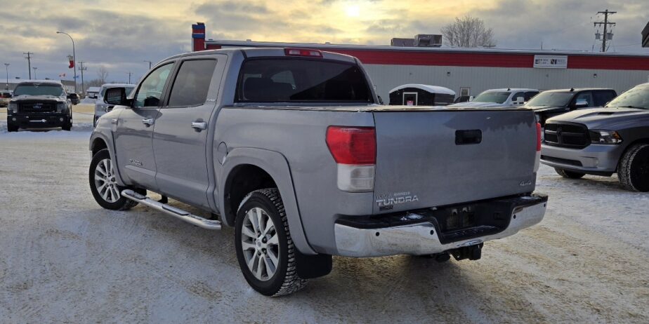 (Consignment) 2012 Toyota Tundra (Low km)