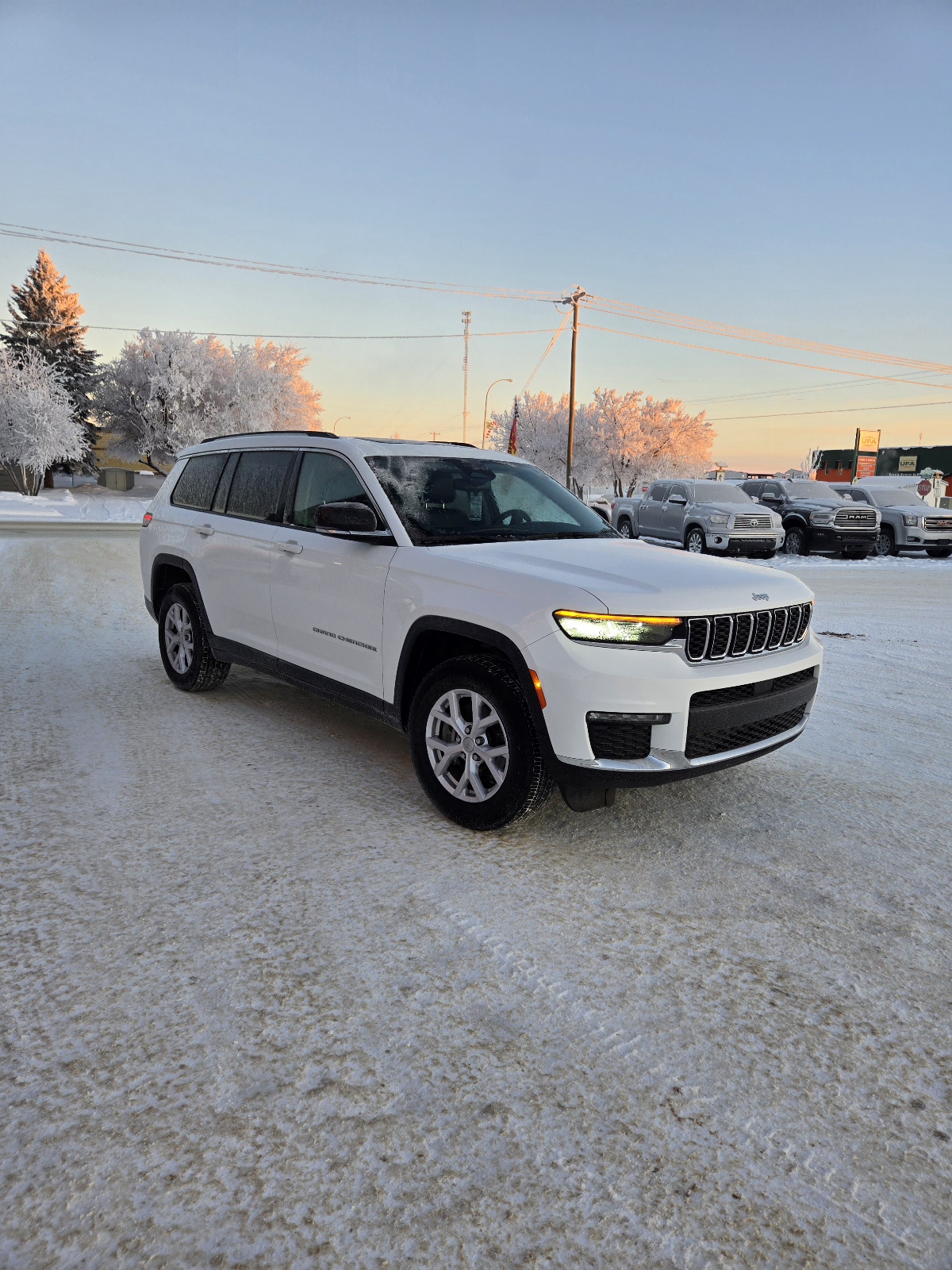 (Sold) 2022 JEEP GRAND CHEROKEE L LIMITED ( 7 Seater)