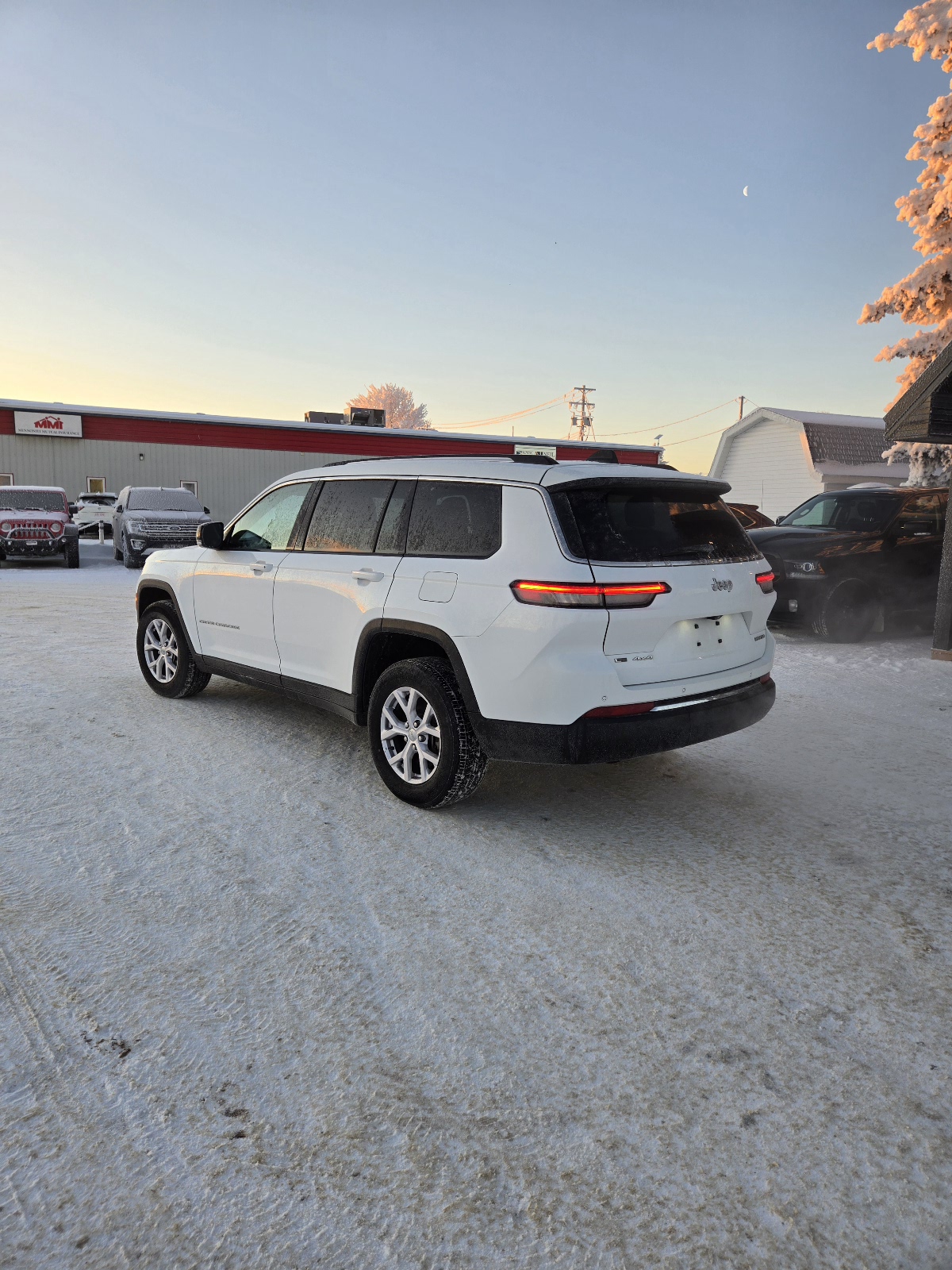 (Sold) 2022 JEEP GRAND CHEROKEE L LIMITED ( 7 Seater)