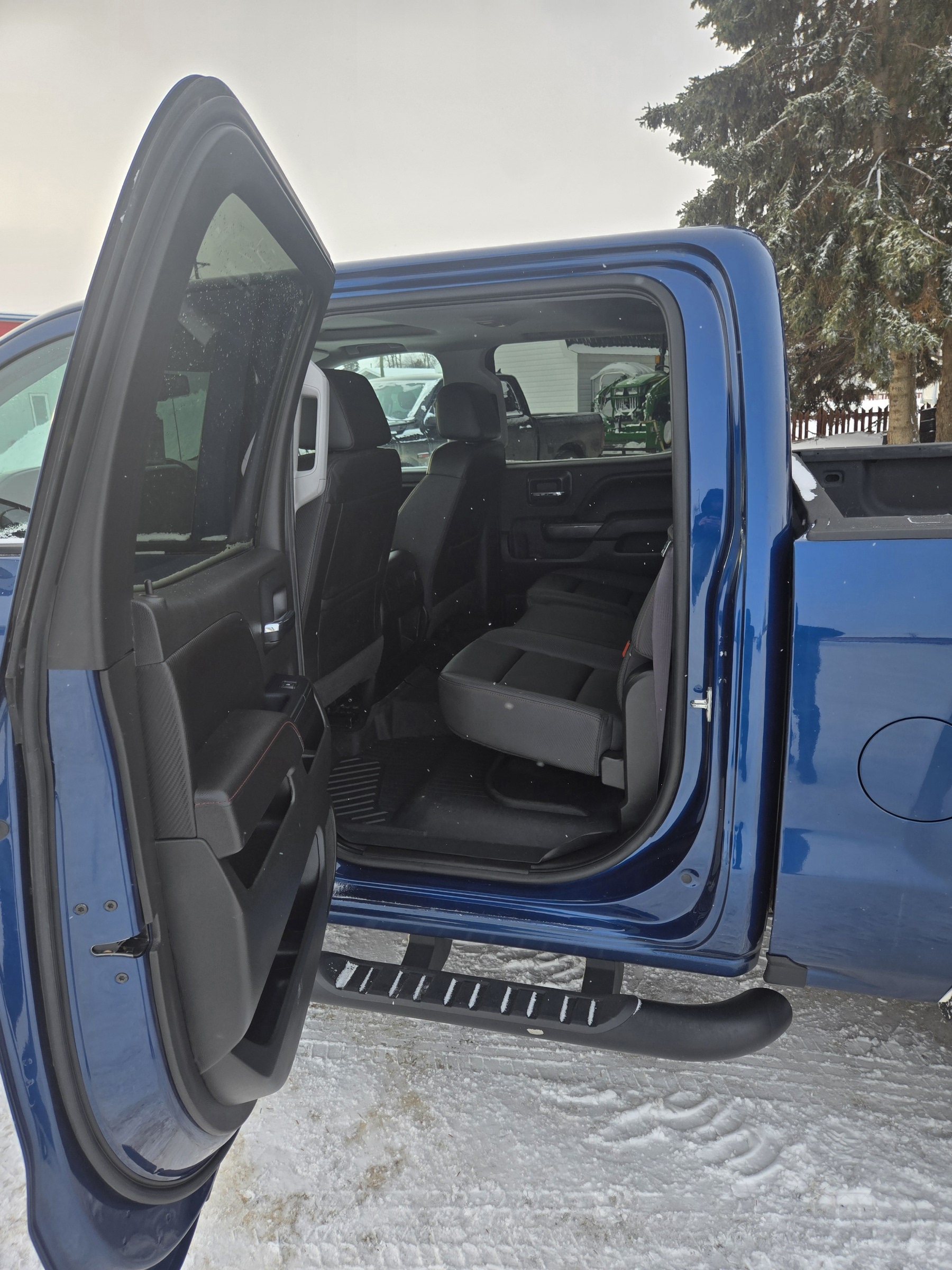 (Sold) 2017 GMC SIERRA 1500 SLT CREW CAB 4WD