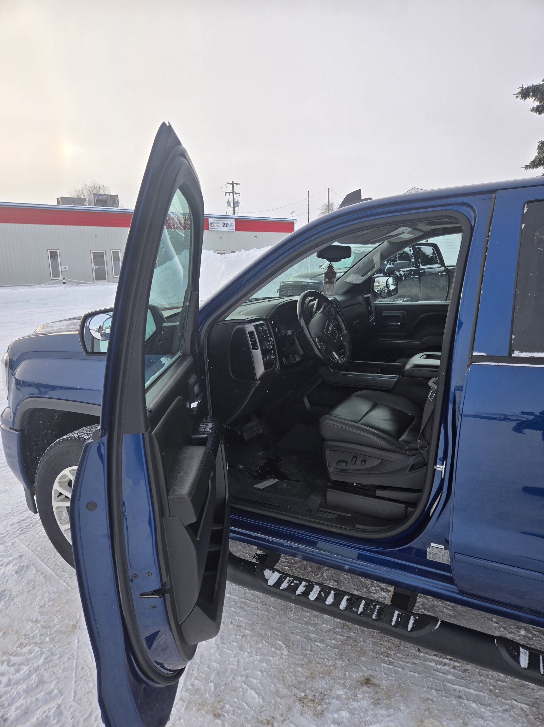 (Sold) 2017 GMC SIERRA 1500 SLT CREW CAB 4WD