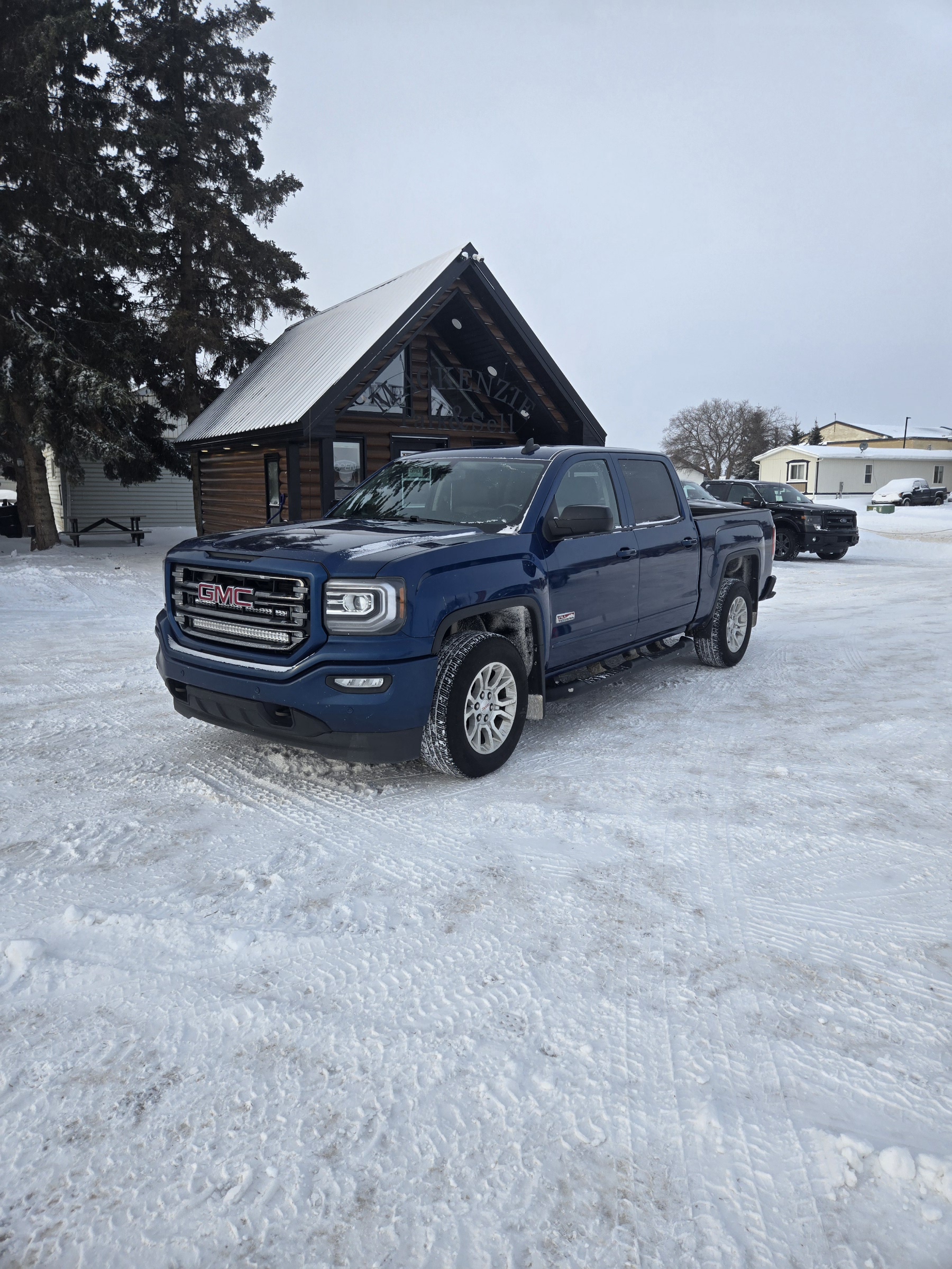 (Sold) 2017 GMC SIERRA 1500 SLT CREW CAB 4WD