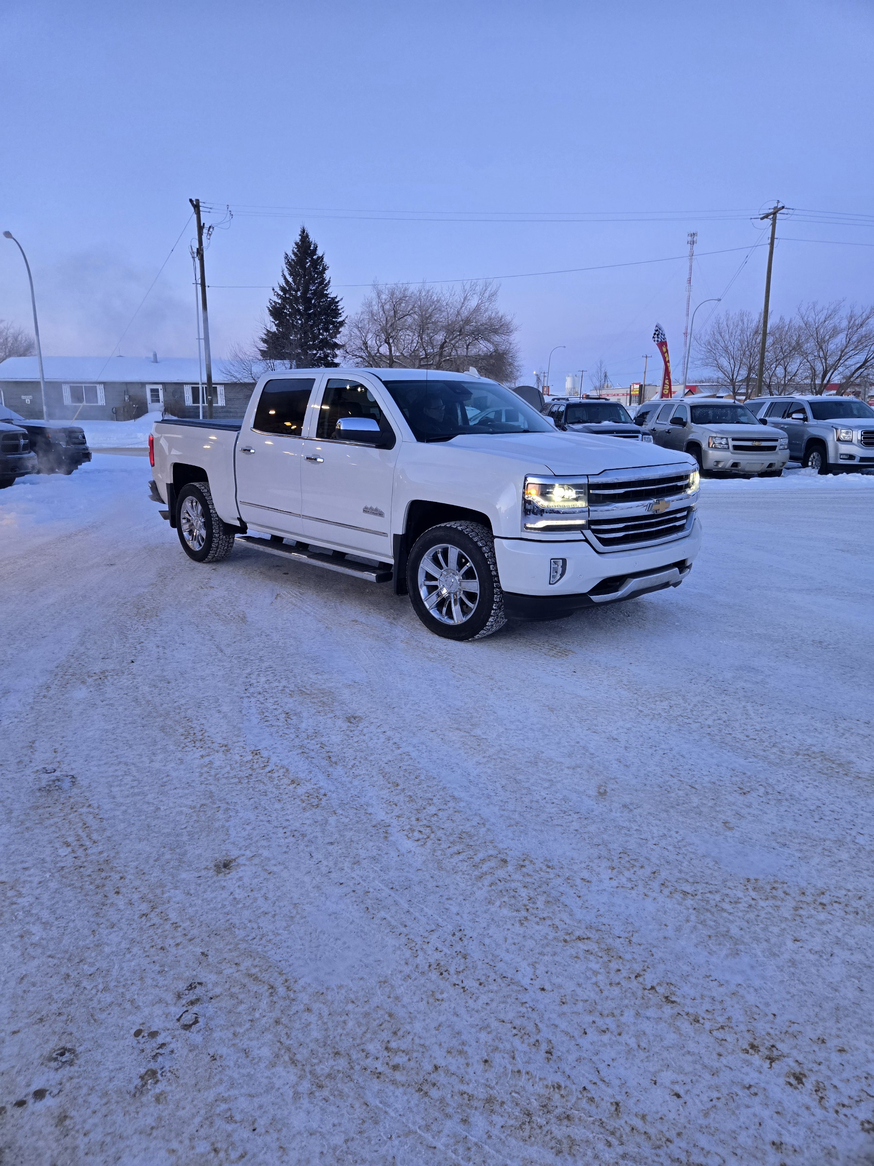 (Sold) 2017 CHEVROLET SILVERADO 1500 HIGH COUNTRY CREW CAB 4WD Low Km