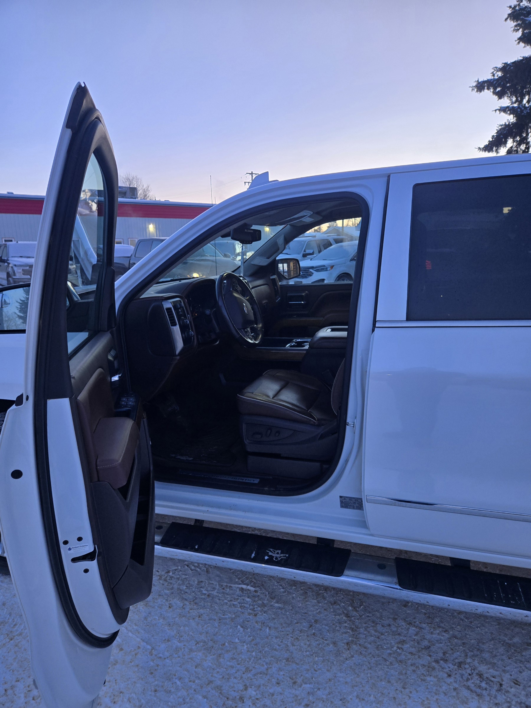 (Sold) 2017 CHEVROLET SILVERADO 1500 HIGH COUNTRY CREW CAB 4WD Low Km