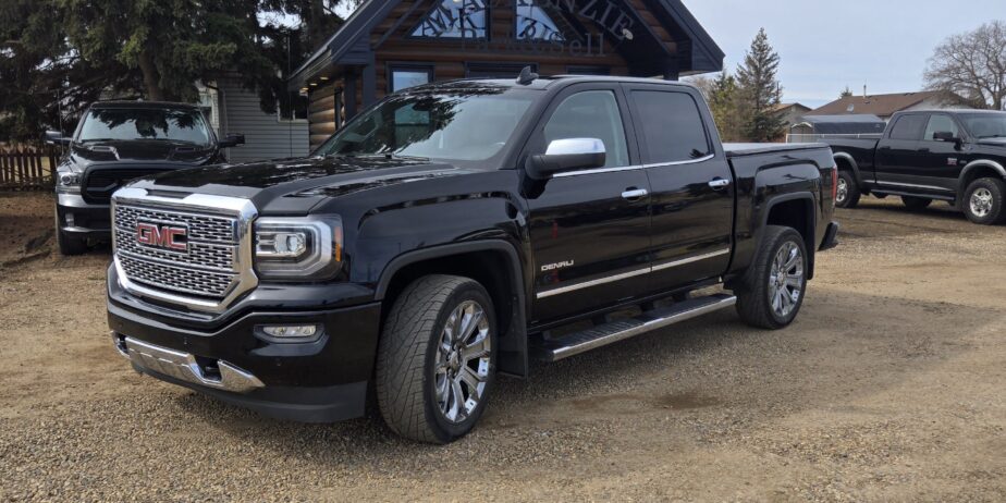 (Sold) 2018 GMC SIERRA 1500 DENALI CREW CAB 4WD  (One Owner)