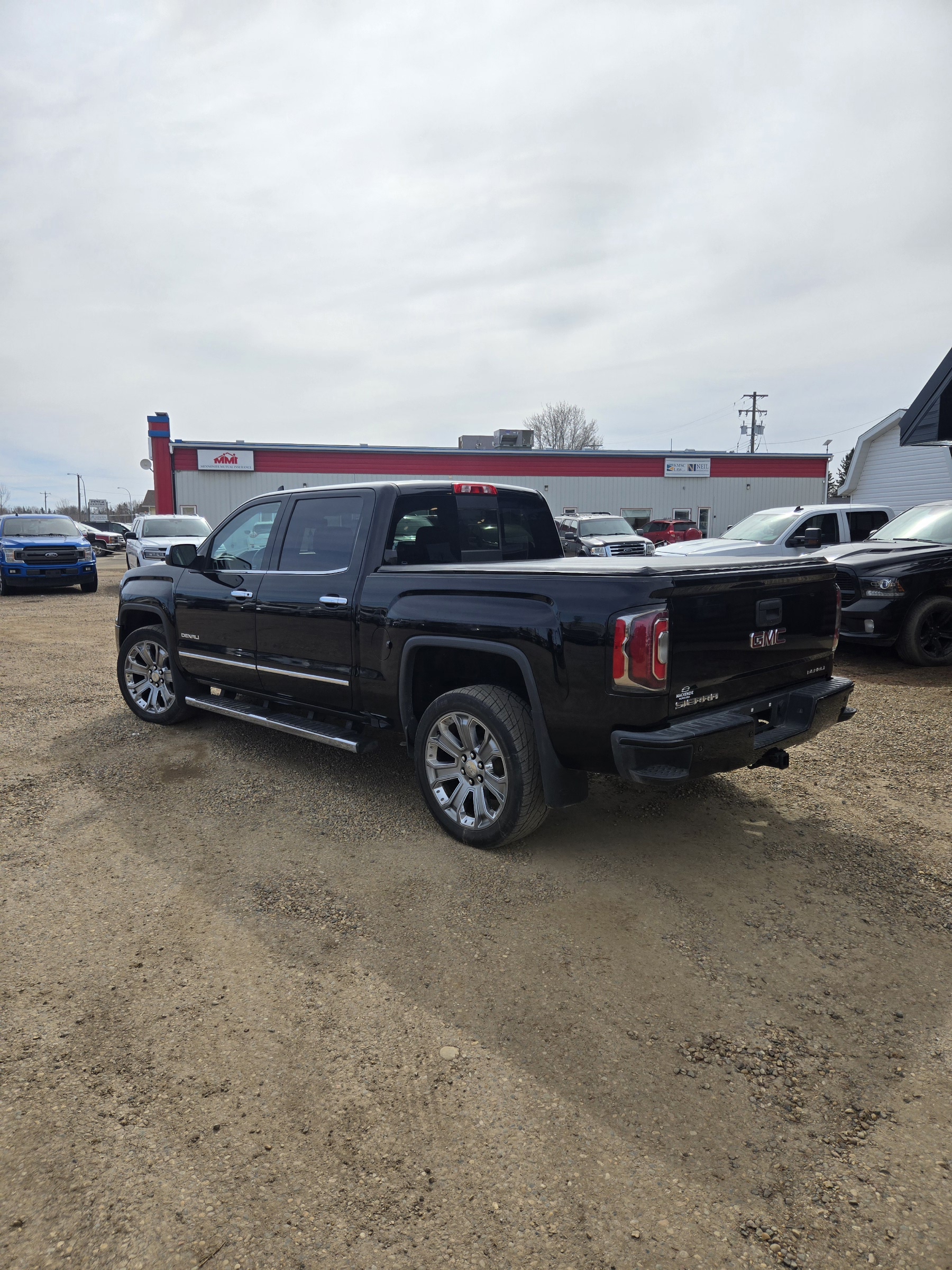 (Sold) 2018 GMC SIERRA 1500 DENALI CREW CAB 4WD (One Owner)