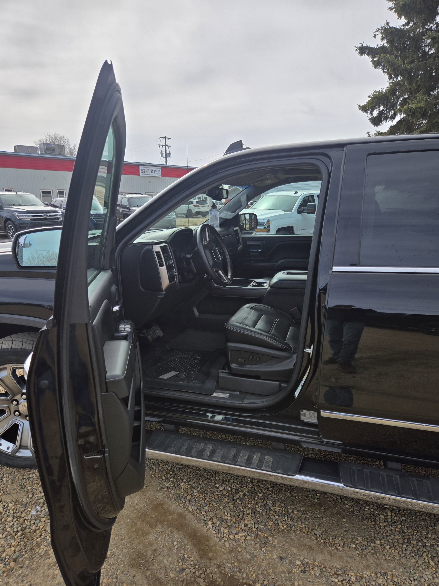 (Sold) 2018 GMC SIERRA 1500 DENALI CREW CAB 4WD (One Owner)