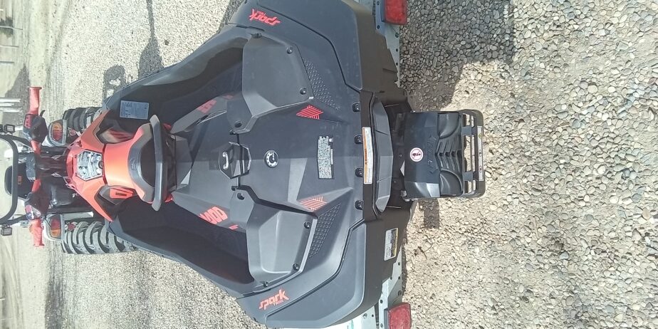 (Sold) 2022 spark trixx sea doo with (only 5 hours on it) (Sold)