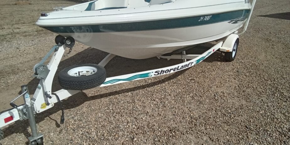 (Sold) 2000 185 Larson Boat