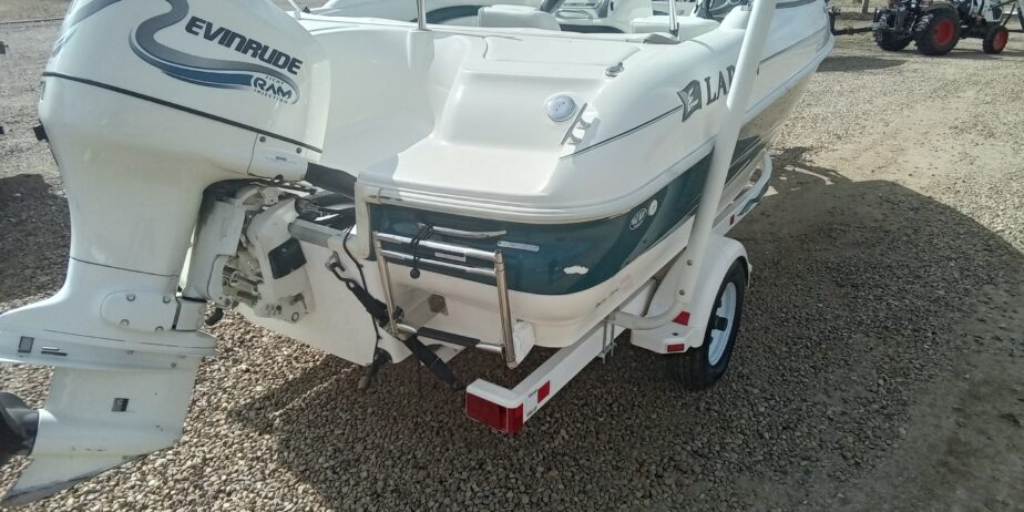 (Sold) 2000 185 Larson Boat
