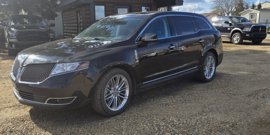 2014 Lincoln MKT (Consignment)