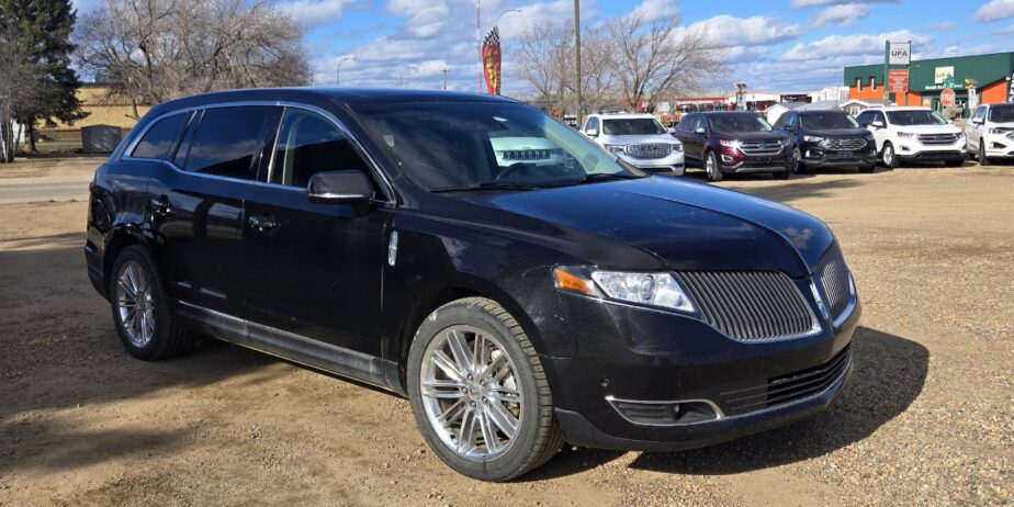 2014 Lincoln MKT (Consignment)