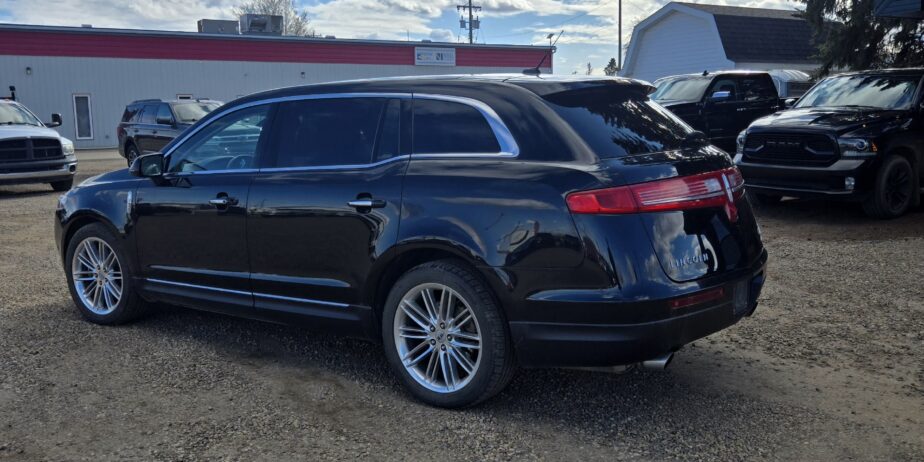 2014 Lincoln MKT (Consignment)