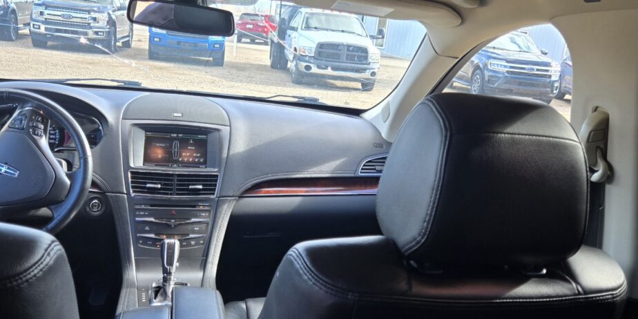 2014 Lincoln MKT (Consignment)