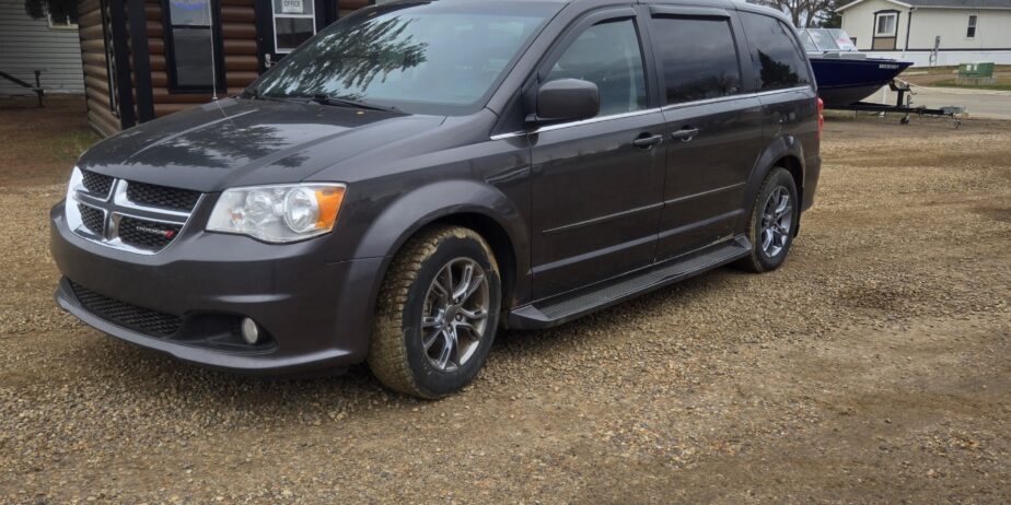 2017 Dodge Grand Caravan SXT (Consignment)