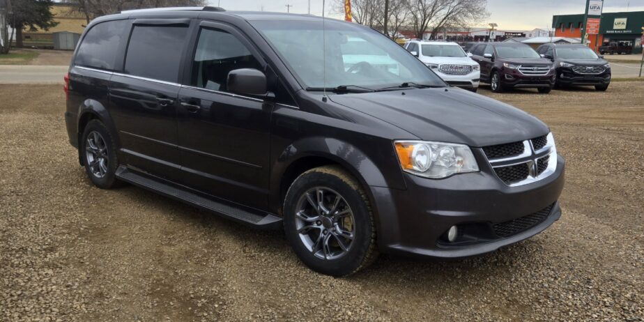 2017 Dodge Grand Caravan SXT (Consignment)
