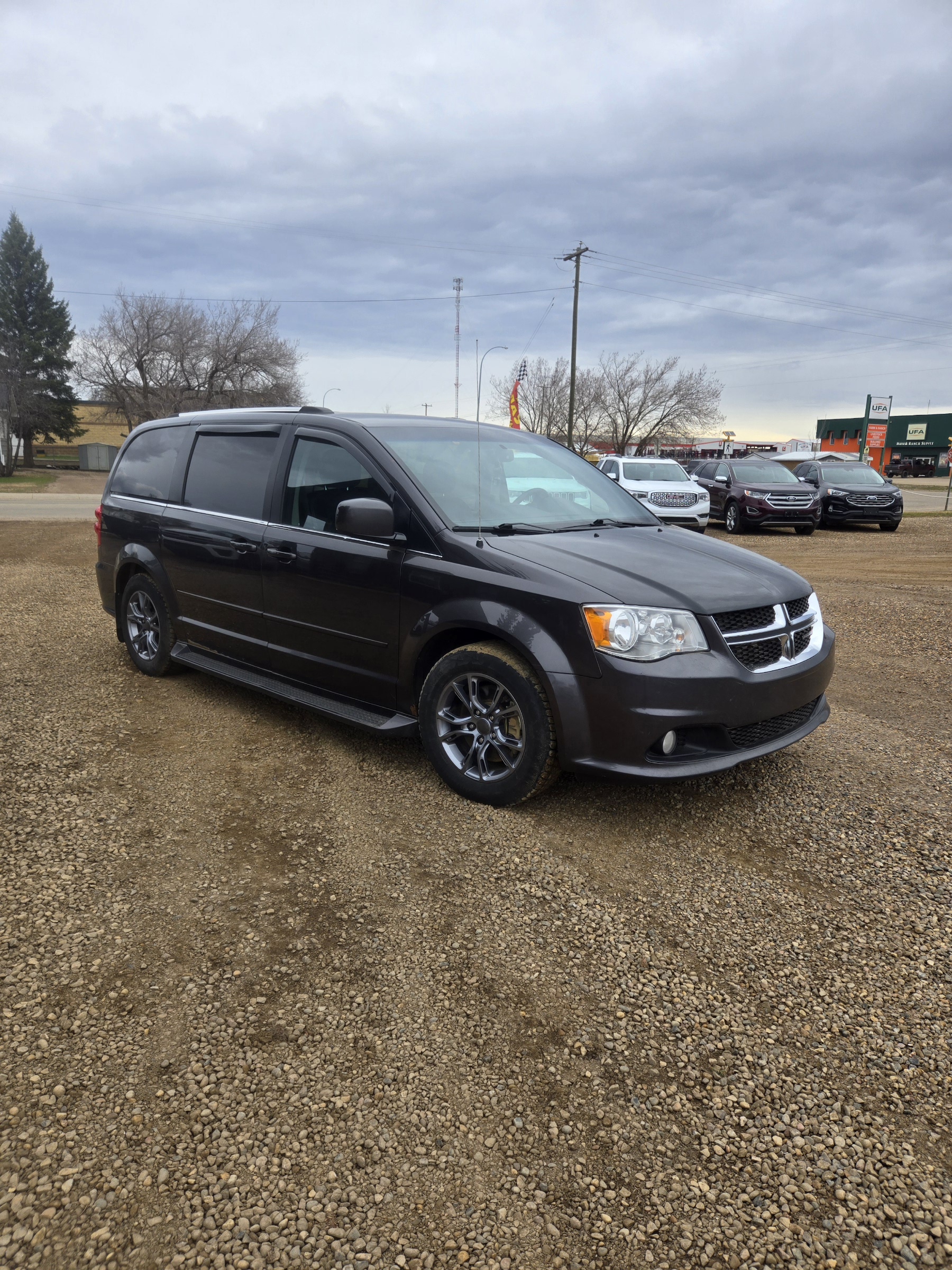 2017 Dodge Grand Caravan SXT (Consignment)