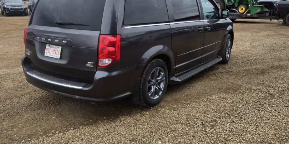 2017 Dodge Grand Caravan SXT (Consignment)