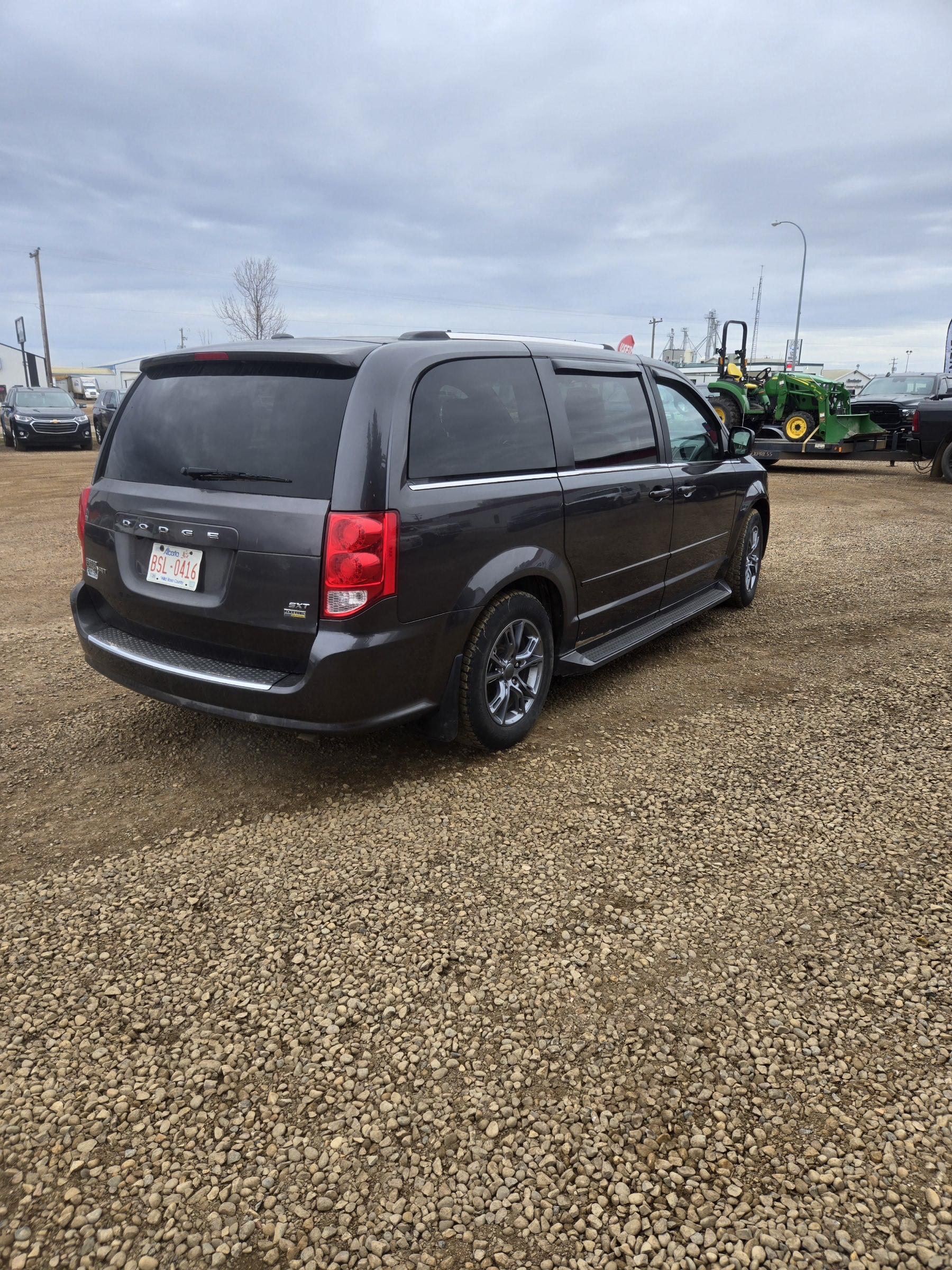 2017 Dodge Grand Caravan SXT (Consignment)