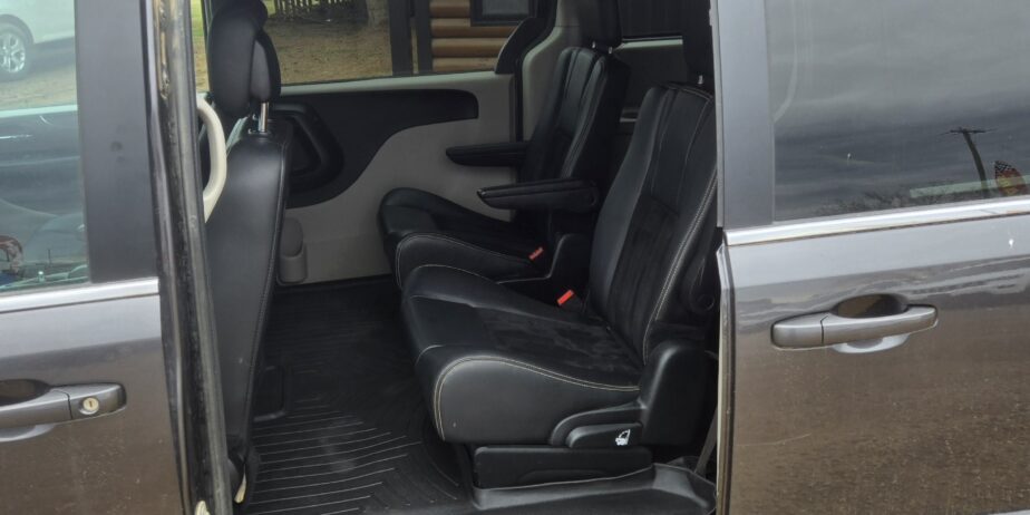 2017 Dodge Grand Caravan SXT (Consignment)