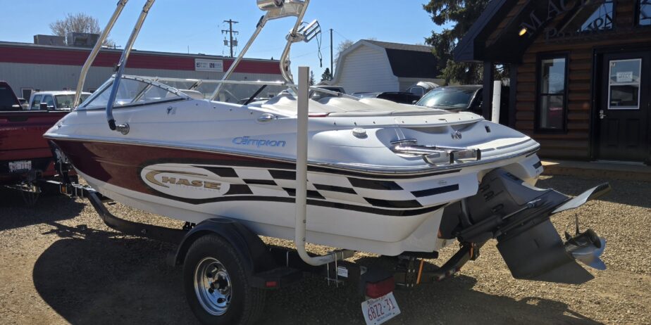 2004 Campion Chase 580 (Consignment)