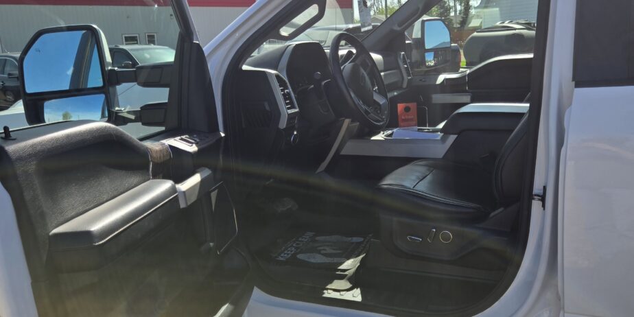 2019 Ford F350 Lariat Diesel (Clean Carfax one owner)