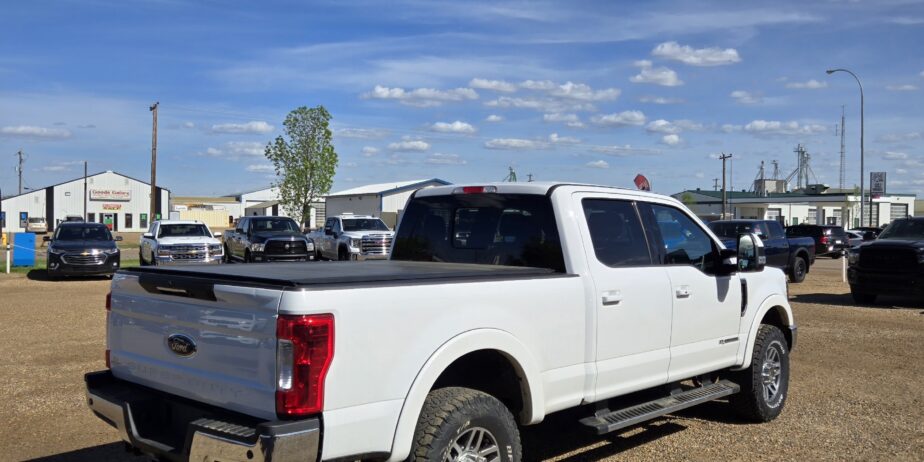2019 Ford F350 Lariat Diesel (Clean Carfax one owner)
