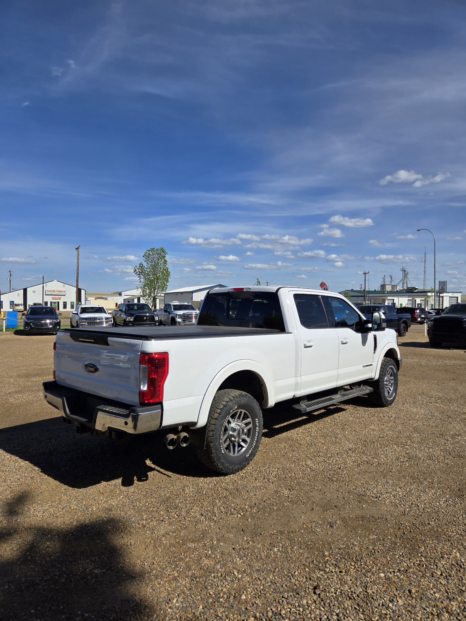 2019 Ford F350 Lariat Diesel (Clean Carfax one owner)
