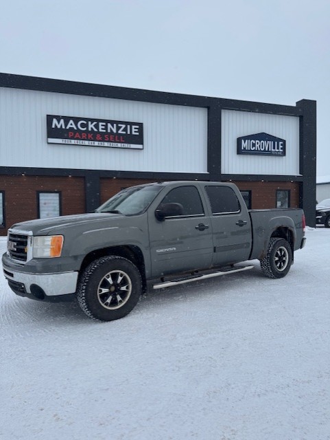 (Consignment) 2011 GMC Sierra 1500 SLE