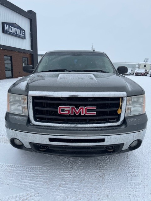 (Consignment) 2011 GMC Sierra 1500 SLE