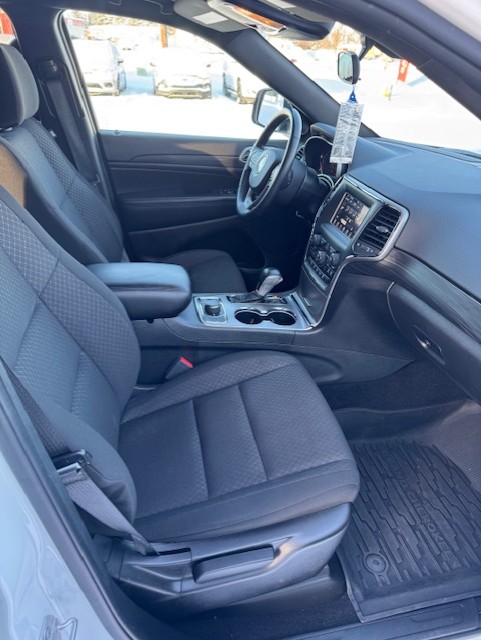 2020 JEEP GRAND CHEROKEE LAREDO