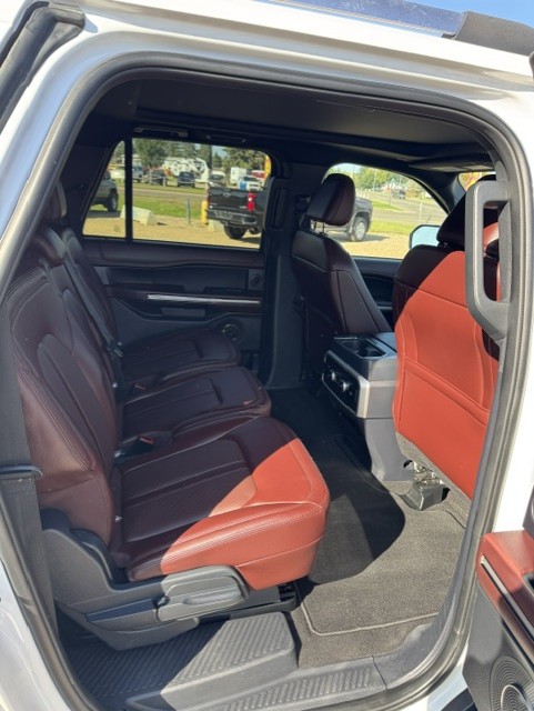 2024 FORD EXPEDITION LIMITED MAX (8 PASSENGER)