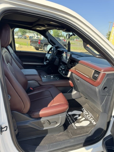 2024 FORD EXPEDITION LIMITED MAX (8 PASSENGER)