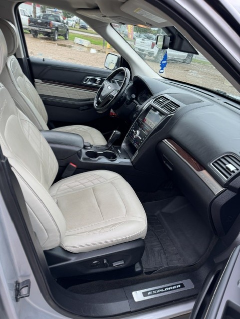 (CONSIGNMENT) 2017 FORD EXPLORER PLATINUM