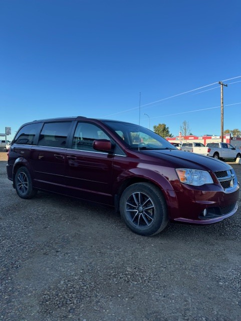 (CONSIGNMENT) 2017 DODGE GRAND CARAVAN SE